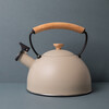 Миниатюра фото чайник со свистком бежевый la cafetière latte с деревянной ручкой, 1,6 л kitchen craft | 220svet.ru